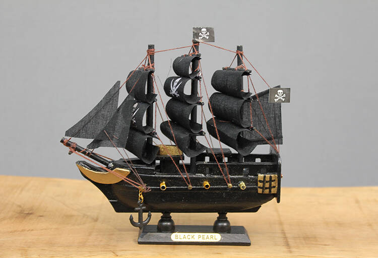 Ahşap Korsan Gemisi 15x15 cm - 1