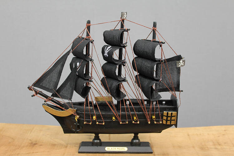 Ahşap Korsan Gemisi 24x22 cm - 1