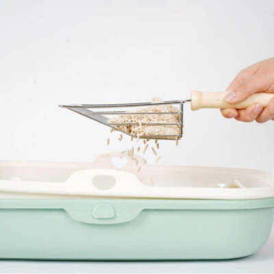 Ahşap Saplı Metal Kum Temizleme Küreği (1)