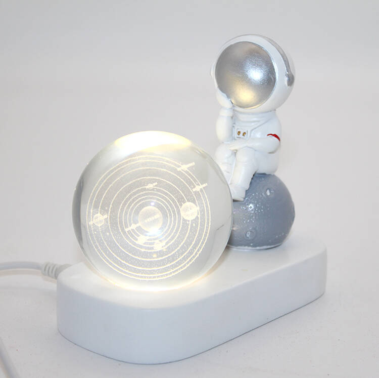 Astronot Ledli Küre - 1