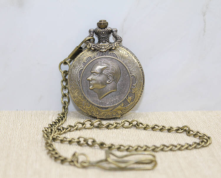 Atatürk Tasarımlı Köstekli Saat - 1