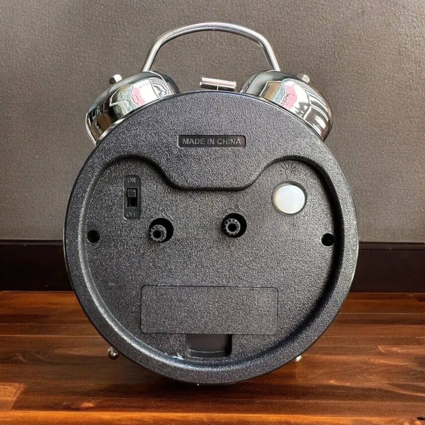 Gümüş Metal Alarmlı Masa Saati - 2