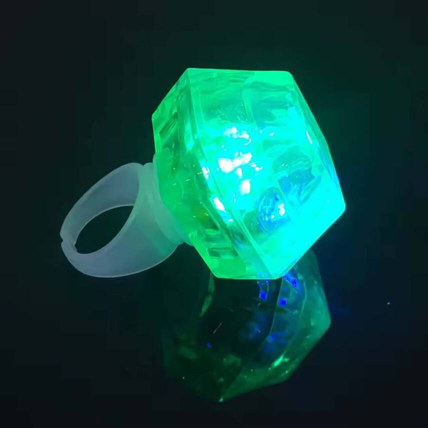 Kristal Tasarımlı Led Işıklı Yeşil Yüzük - 1