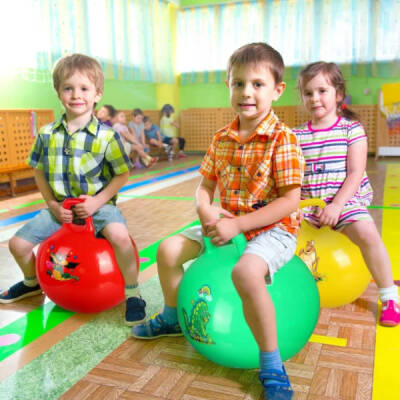 Kulplu Zıplama Ve Pilates Topu (1)