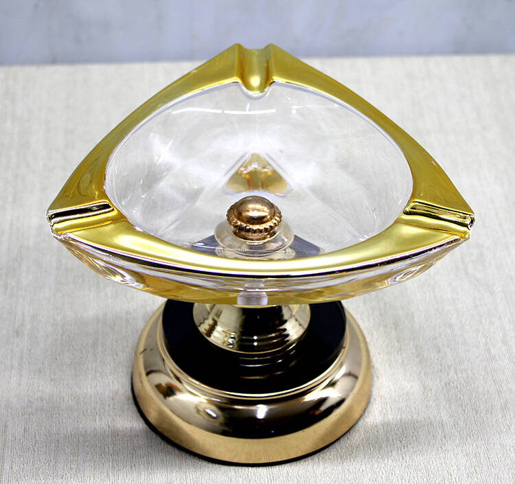 Metal Ayaklı Cam Küllük Model 2 - 1