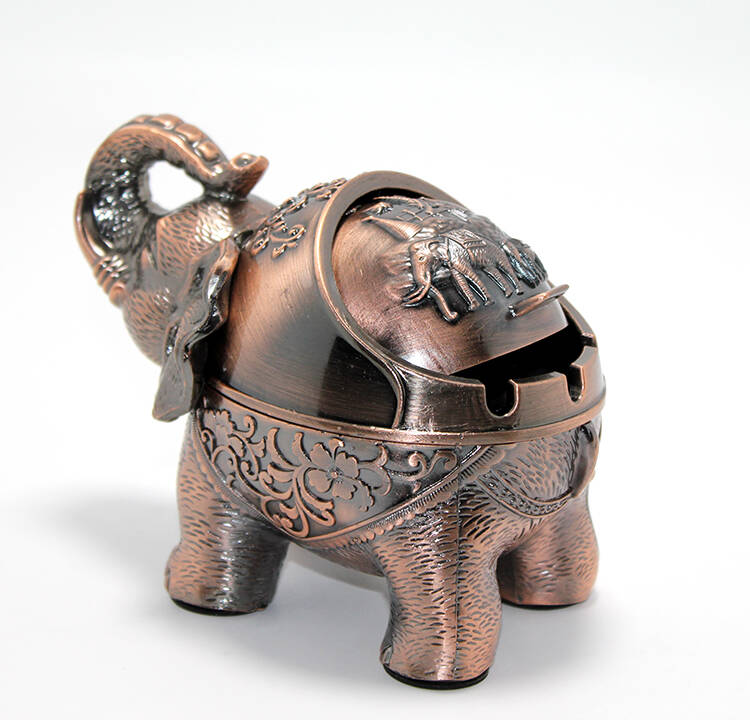 Metal Fil Figürlü Küllük Model 2 - 1