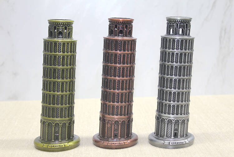 Metal Pisa Kulesi - 1