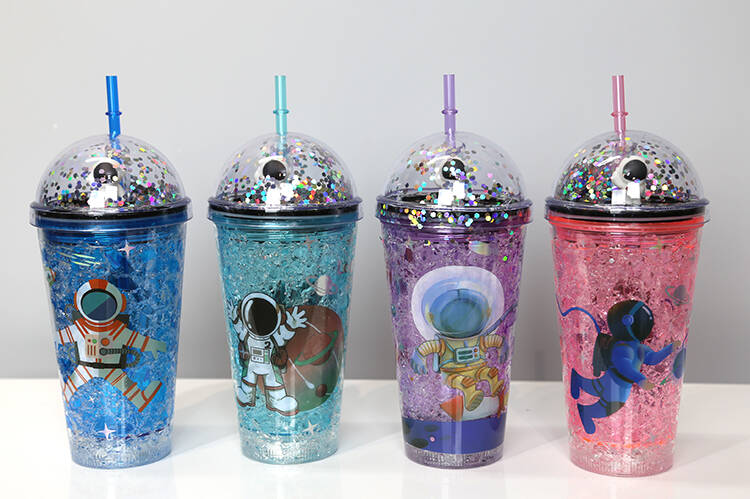 Sevimli Astronot Pipetli Işıklı Pullu Suluk Bardak 400 ml - 1