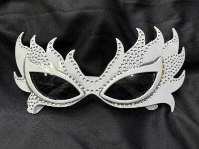 Taşlı Beyaz Alev Parti Gözlüğü